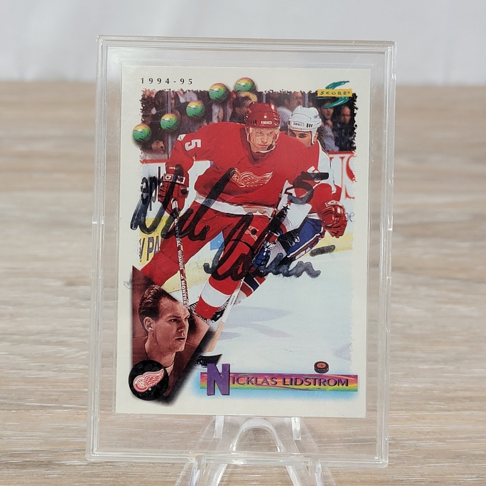 1994 95 Score Nicklas Lidstrom Autographed Hockey Card Detroit Red Wings